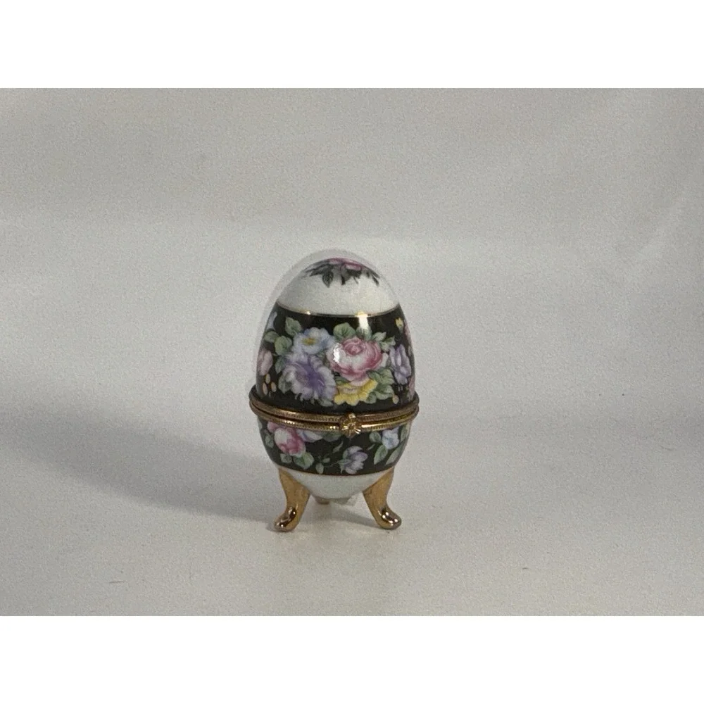 Eggzakly Handcrafted Porcelain Egg Trinket Box With 3‎ Feet